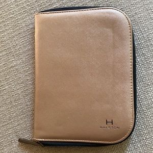 Halston jewelry holder